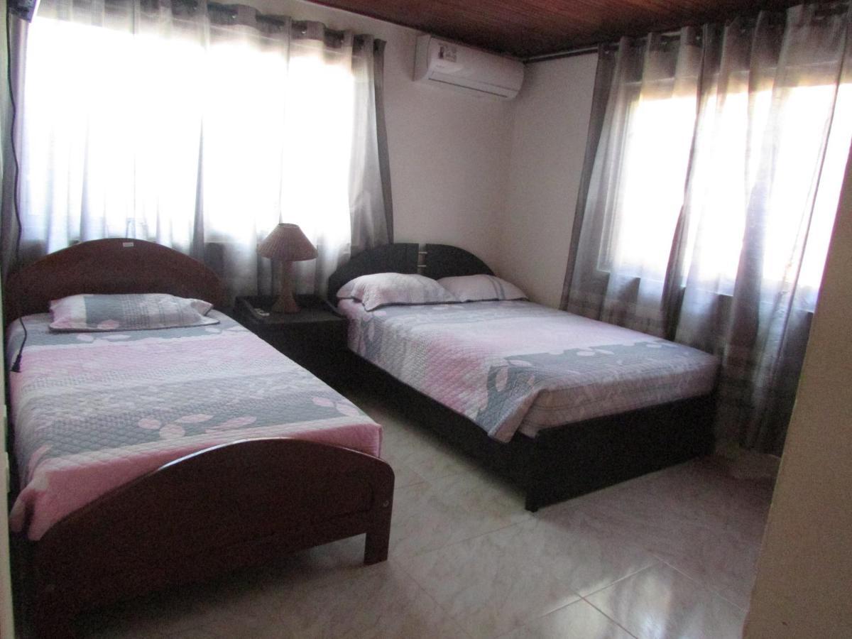 Posada Hostal Miss Marlly San Andrés Esterno foto